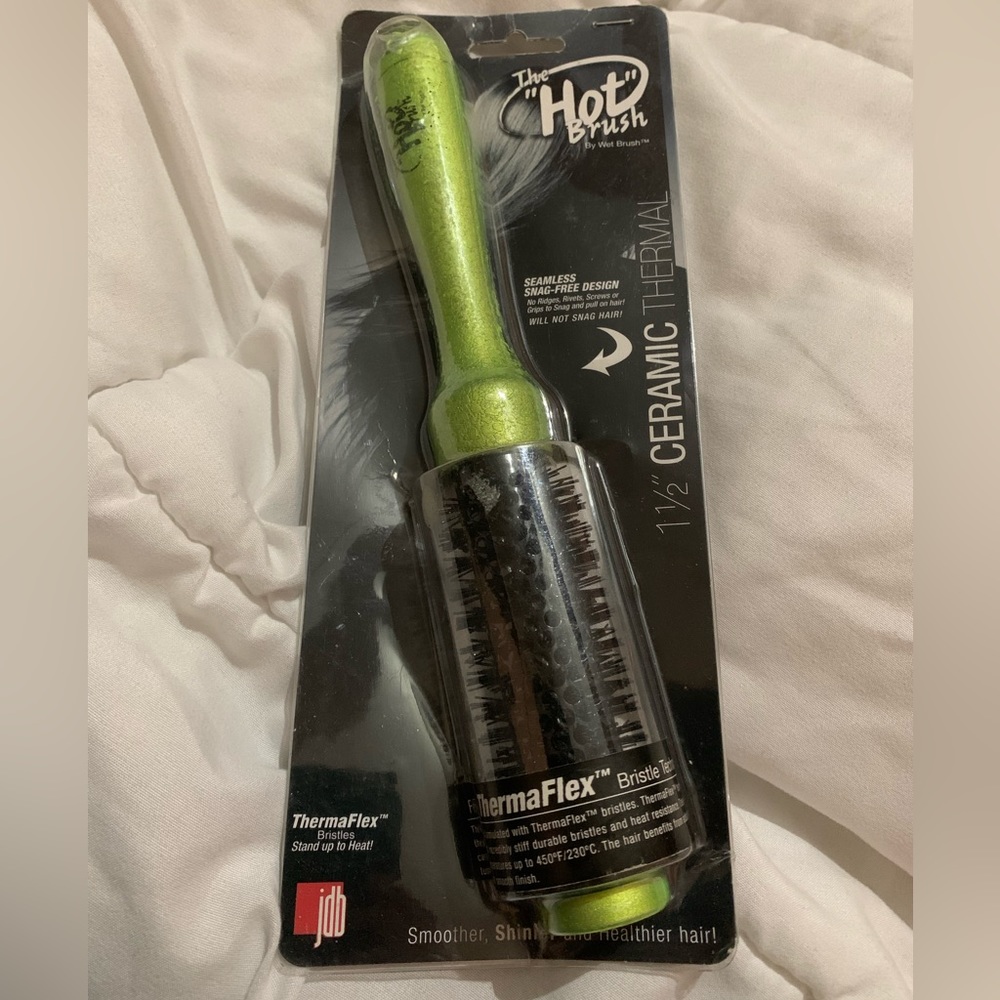NIB The Hot Brush by Wet Brush
